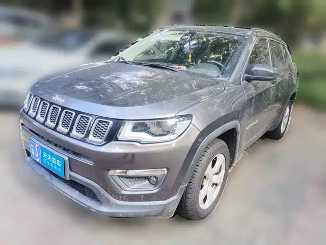 Jeep Compass 2017 200T Automatic Family Edition — фото 1