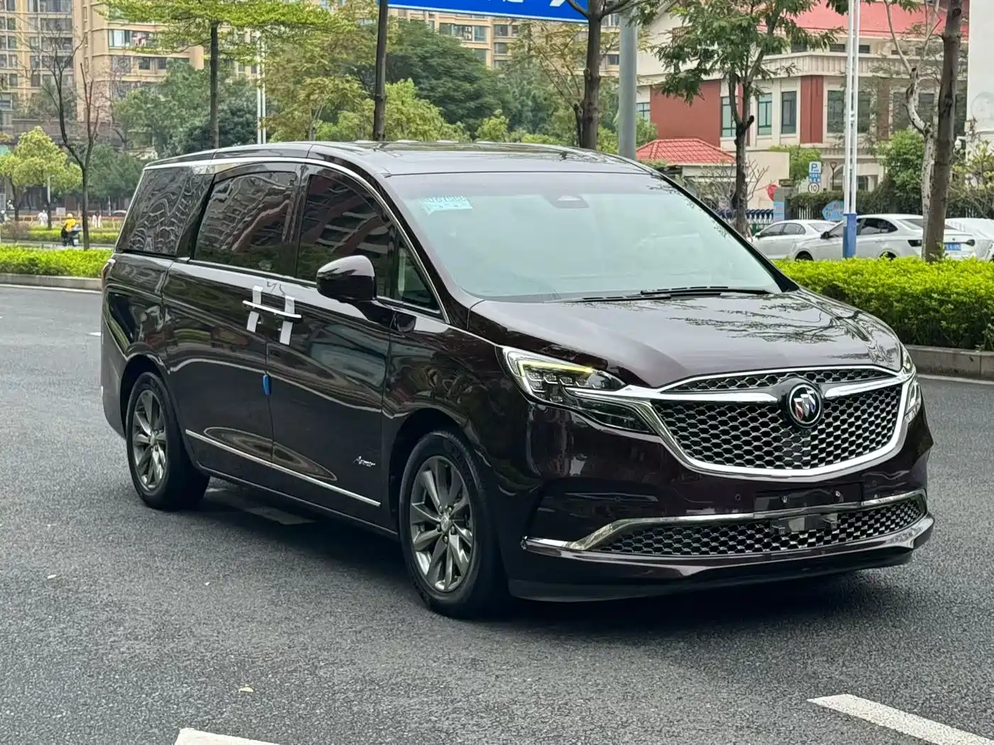 Buick GL8 2020 Avenir Six-Seat Elegance Edition фото 3