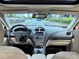 Photo 14 - Lexus ES