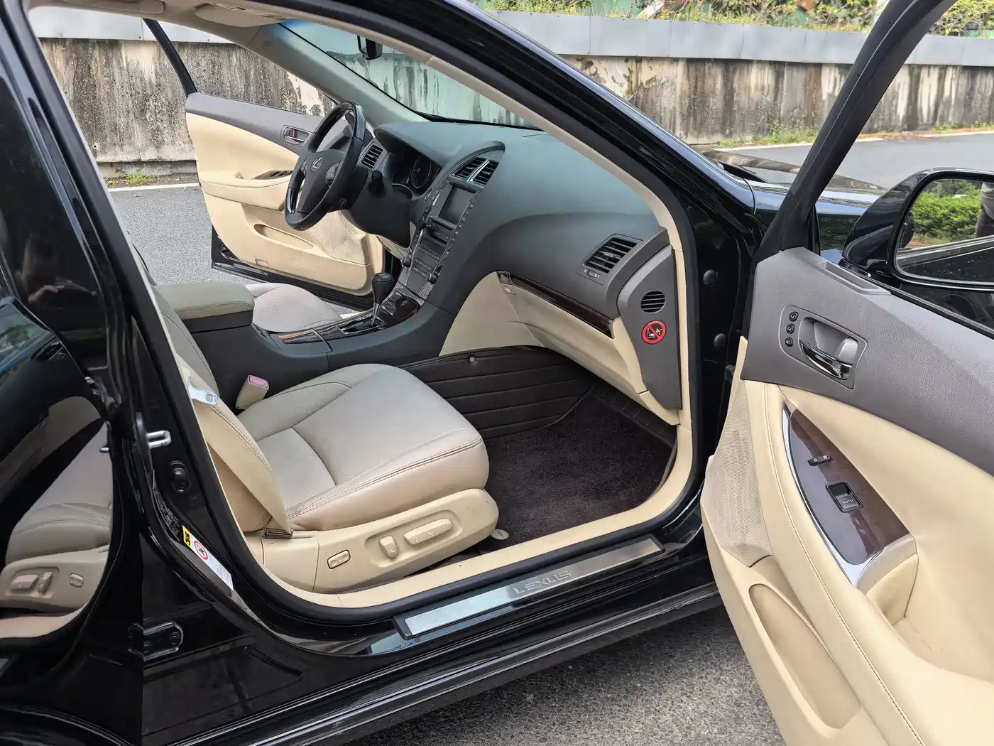 Фото 21 - Lexus ES
