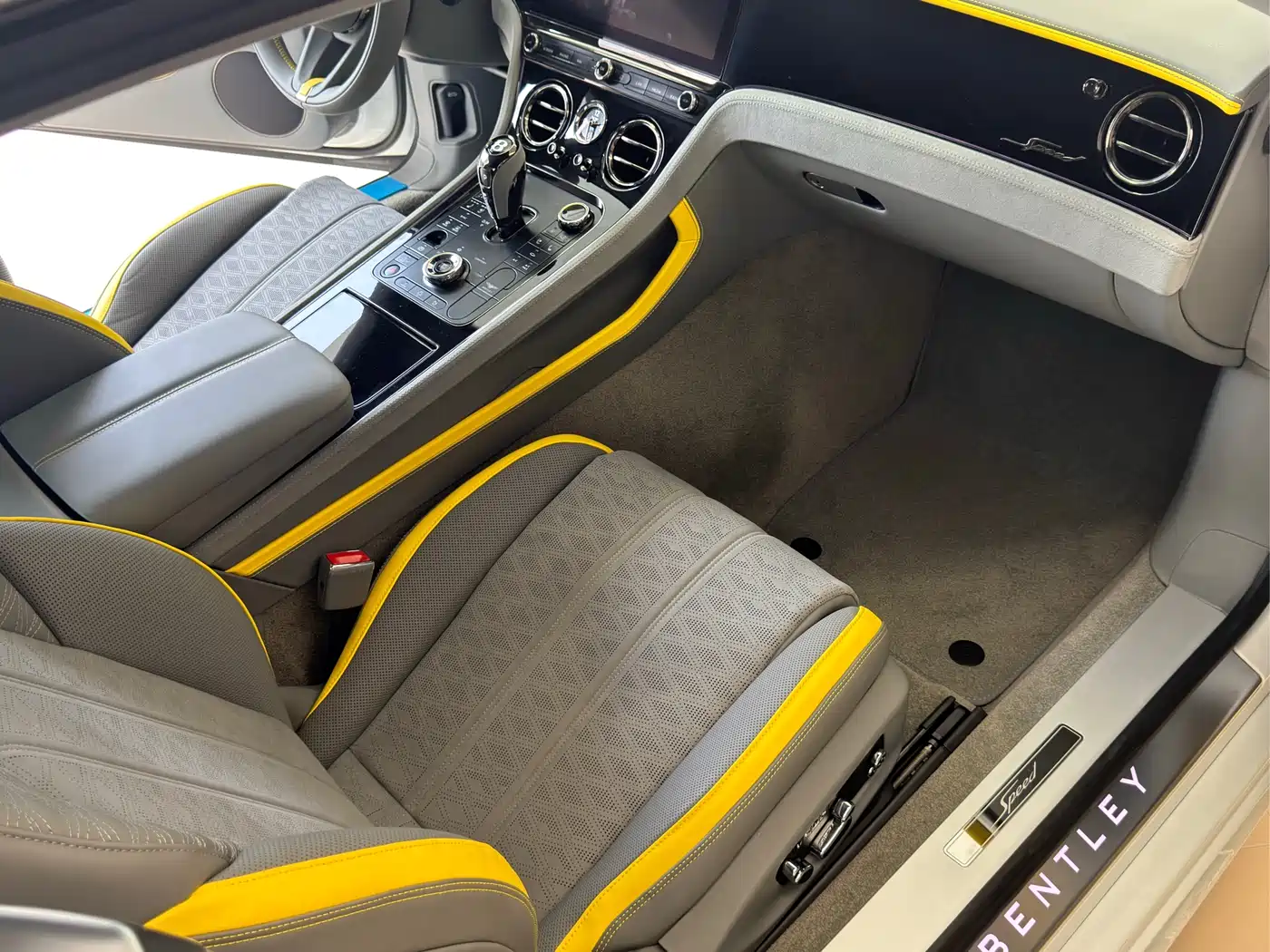 Bentley Continental фото 8