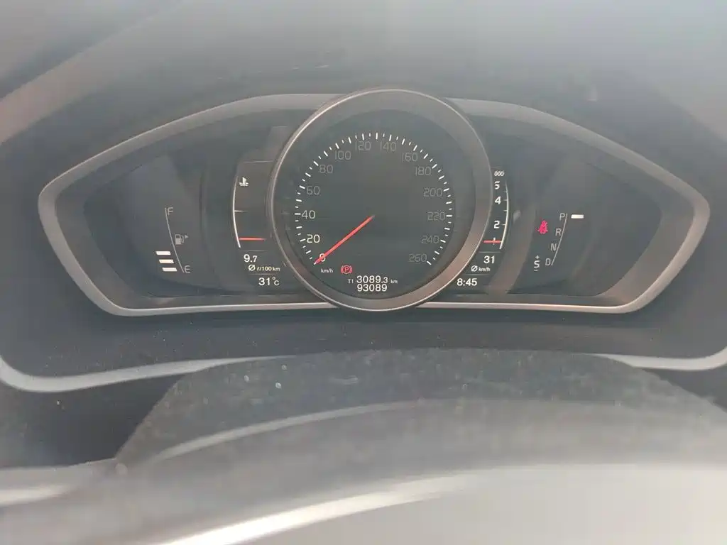 Фото 5 - Volvo V40