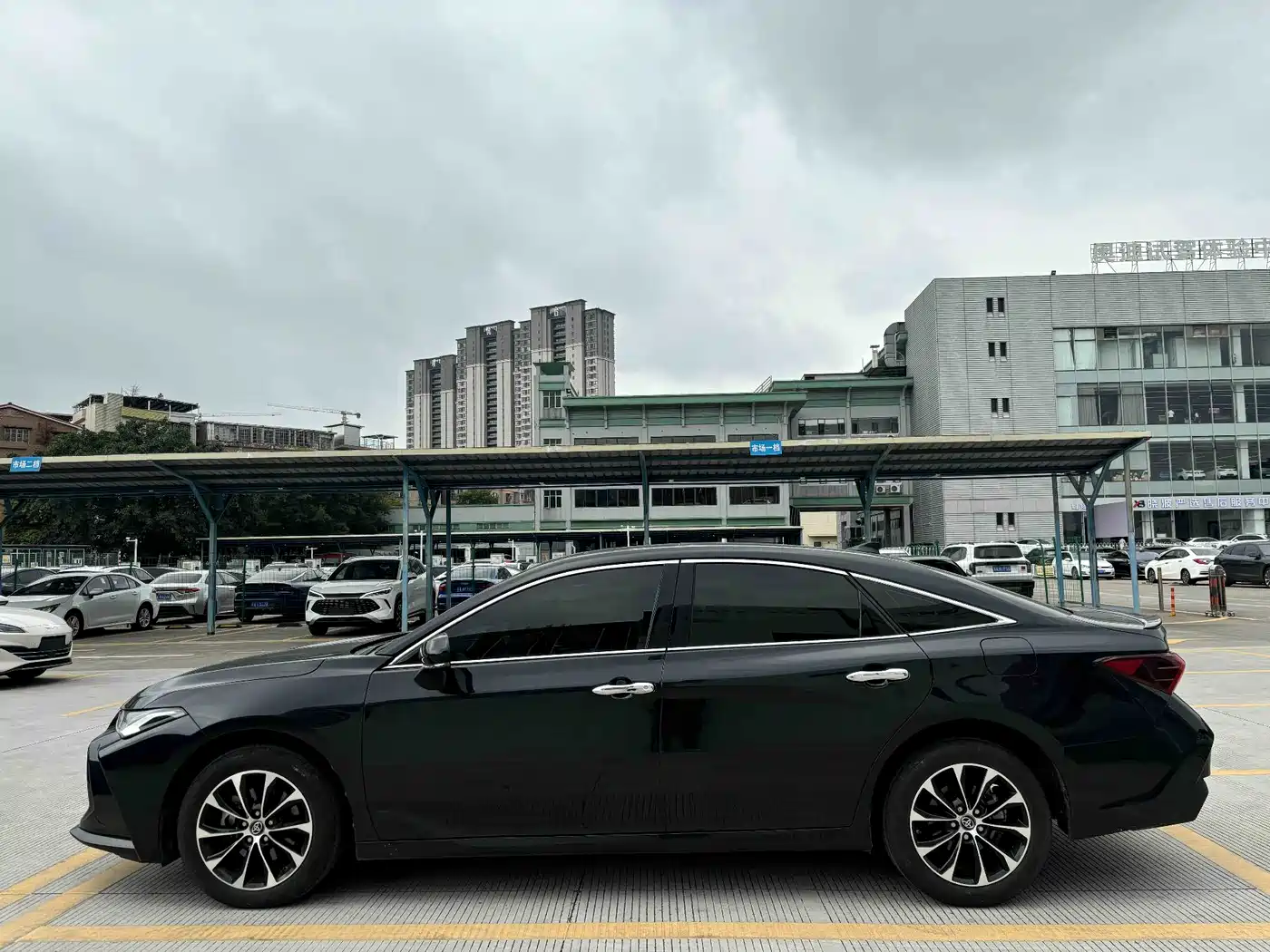 Toyota Avalon 2023 2.5L Luxury Edition фото 6
