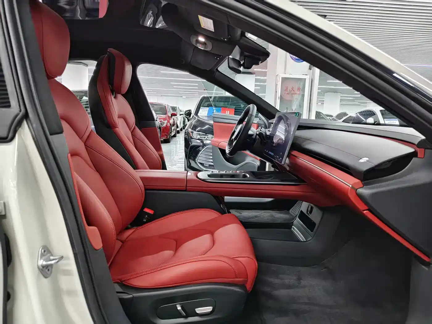 Xiaomi Auto Xiaomi SU7 2024 AWD Extended Range Advanced Smart Driving Max Edition фото 5