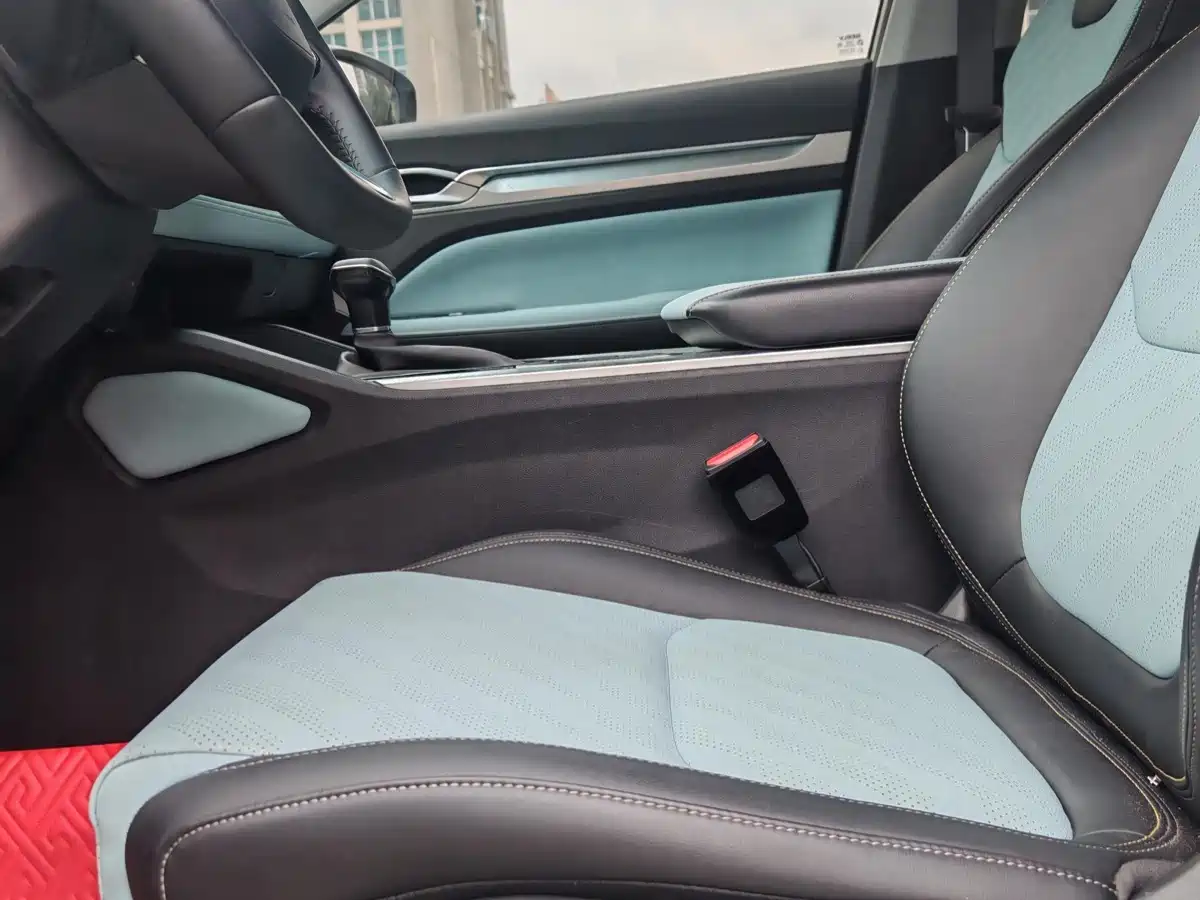 2023 Geely Emgrand L