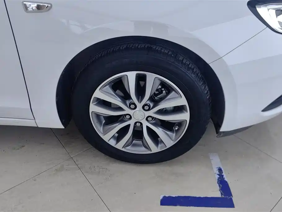 Buick Excelle 2021 Facelift 1.3T Auto Mild Hybrid Elite фото 6