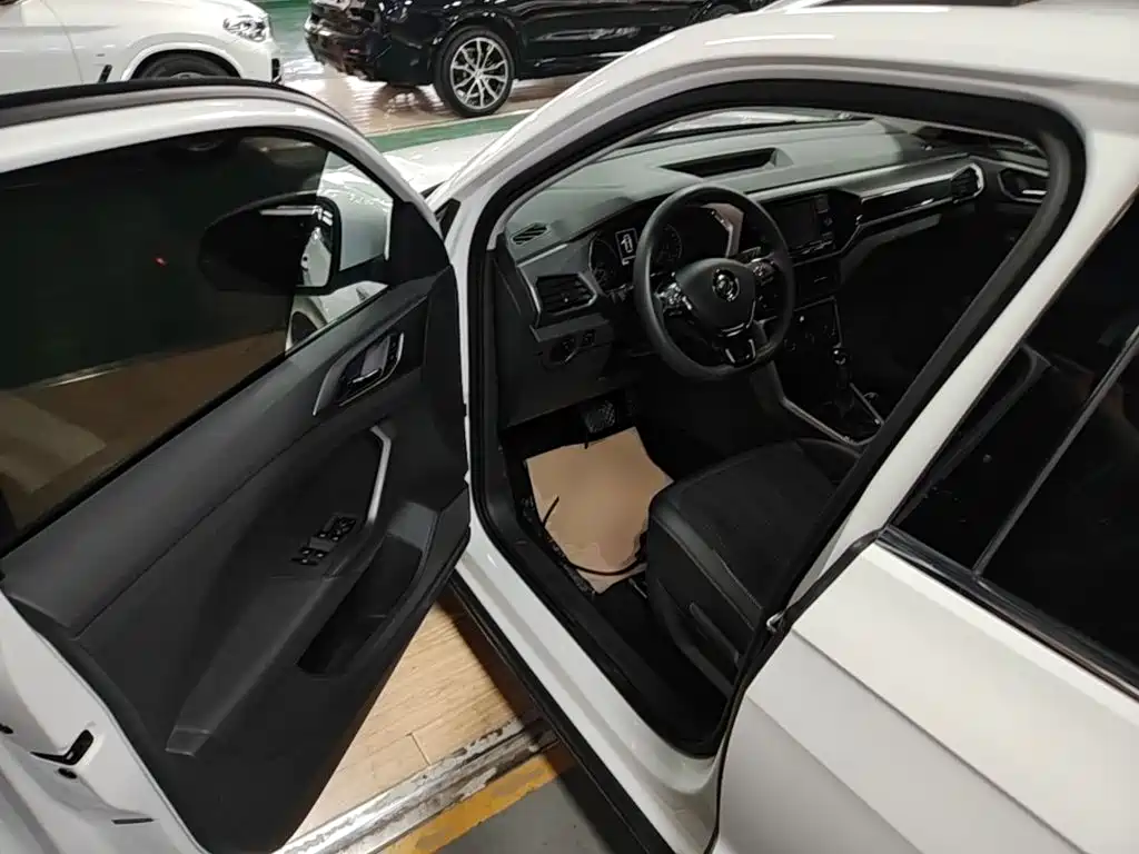 Фото 16 - Volkswagen T-Cross