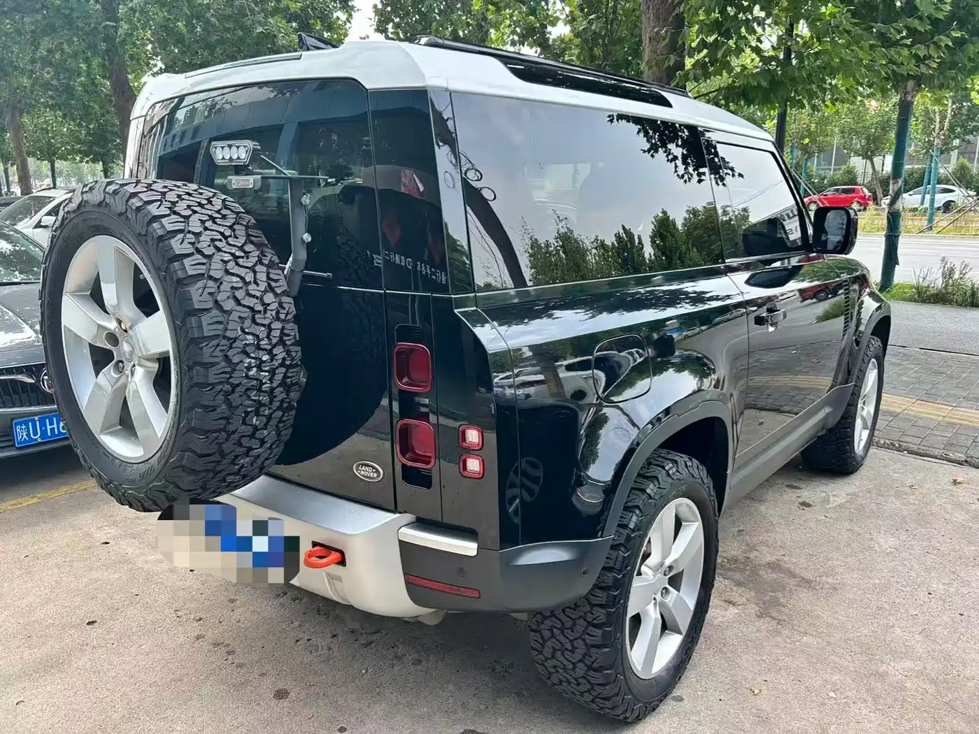 Photo 13 - Land Rover Defender
