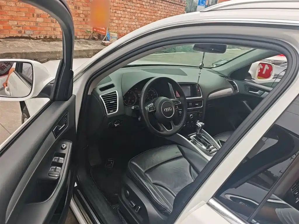 Audi Q5 2015 40 TFSI Technology фото 16