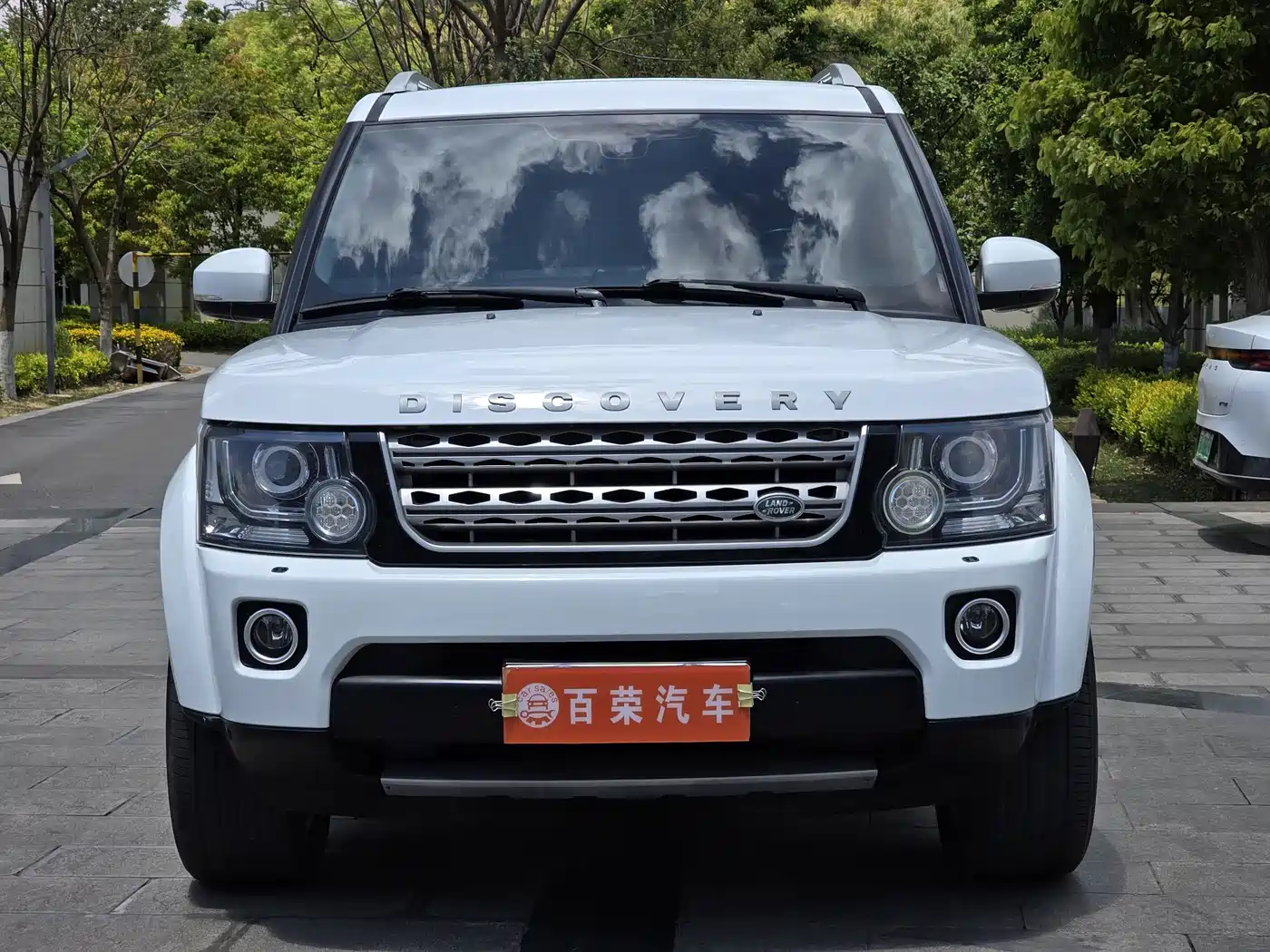 Land Rover Discovery 2015 3.0 SDV6 HSE Diesel фото 2