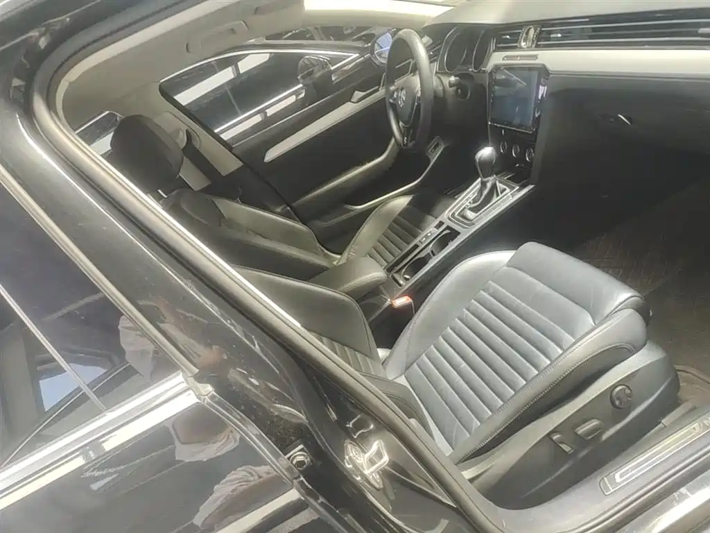 Volkswagen Magotan 2017 330TSI DSG Leading фото 25