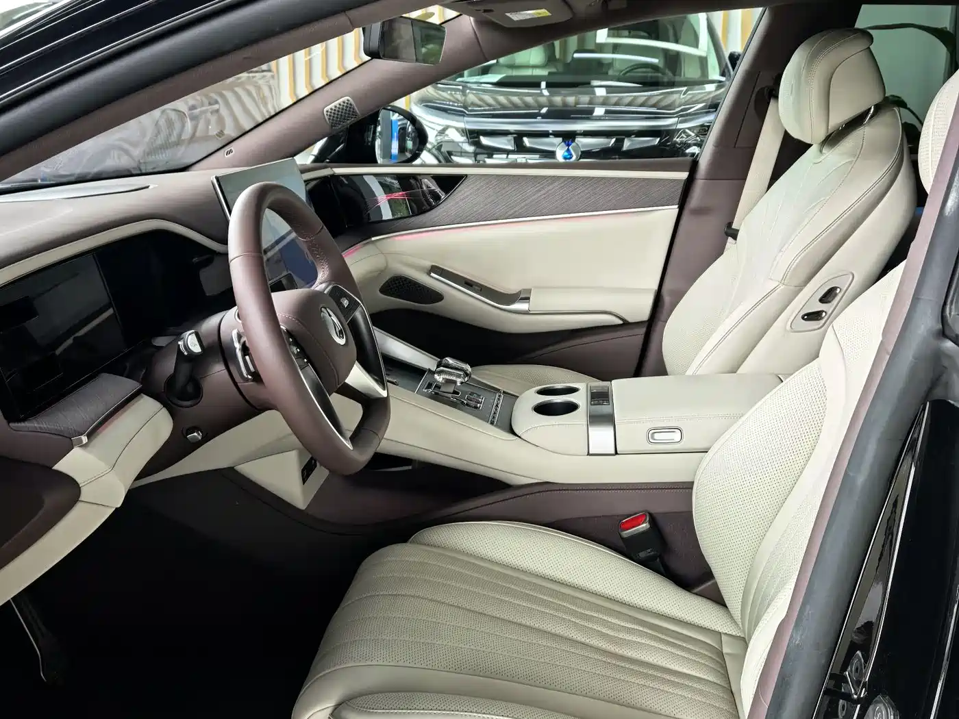 Denza Z9GT 2024 1100 AWD Ultra Edition фото 12