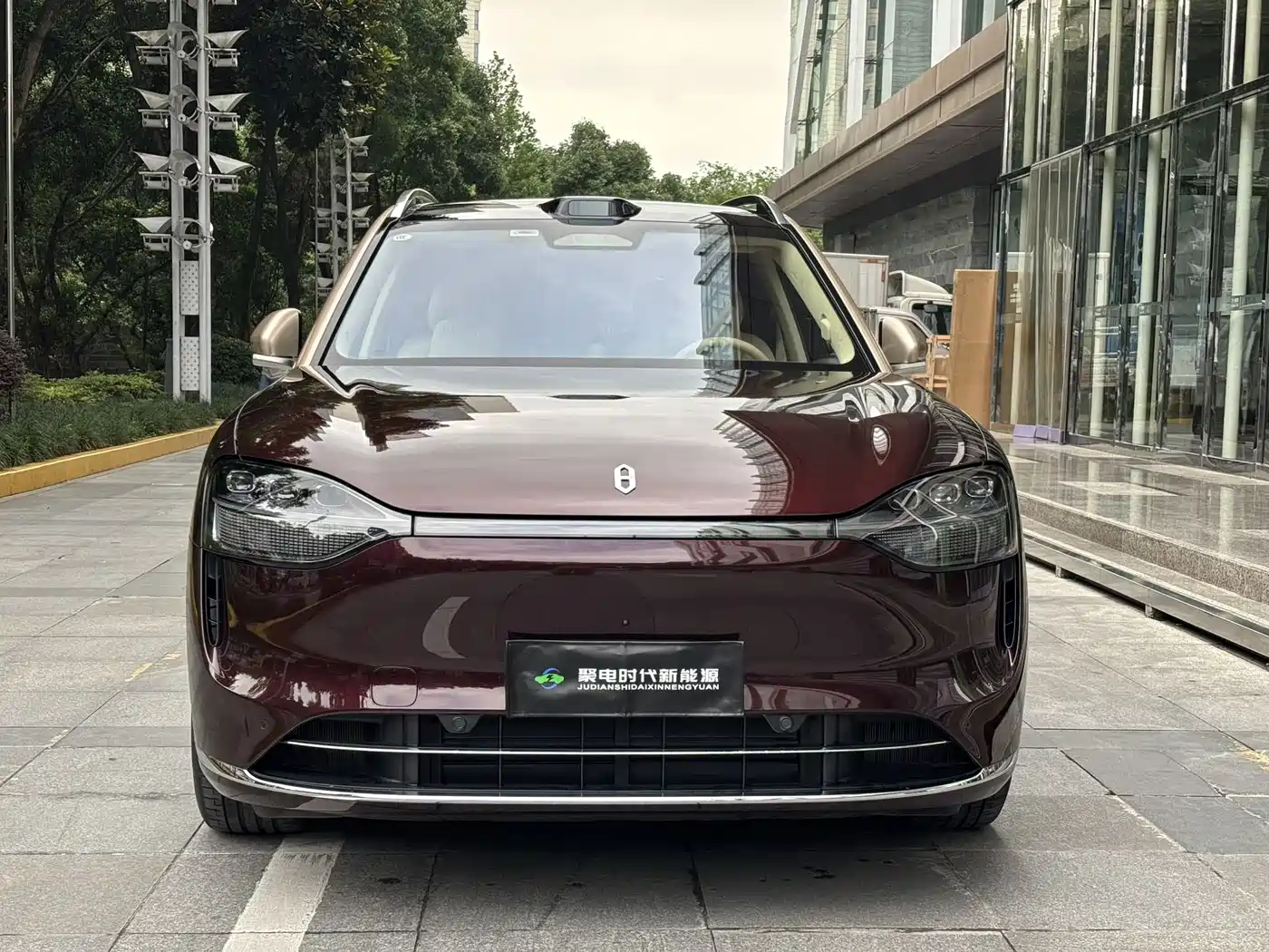 AITO Wenjie AITO M9 2025 Extended Range Ultra 52kWh 6-Seater фото 2
