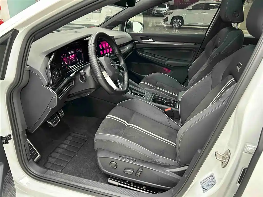 Volkswagen Golf 2021 280TSI DSG R-Line фото 11