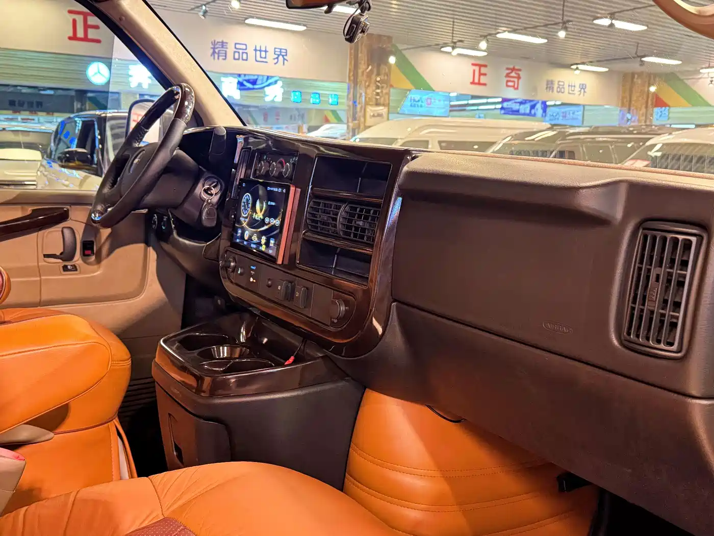 GMC Savana 2013 2011 Model 6.0L Business Star 7-seater