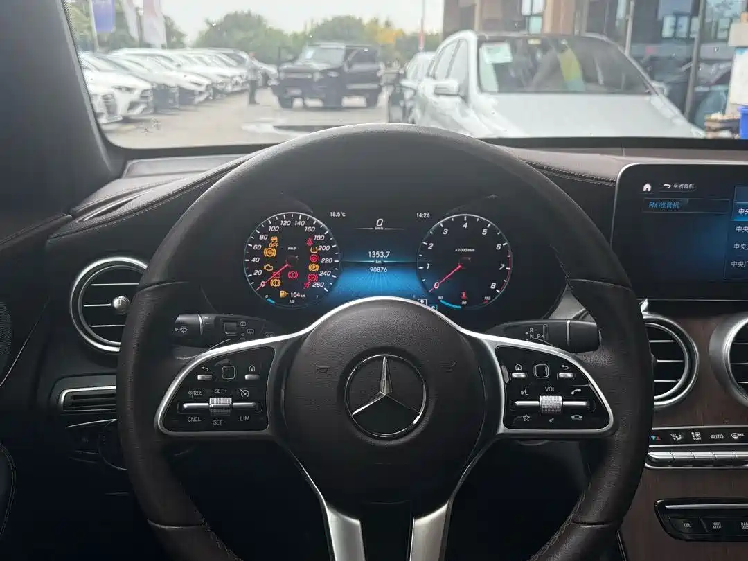 Mercedes-Benz GLC 2021 GLC 300 L 4MATIC Sporty фото 7
