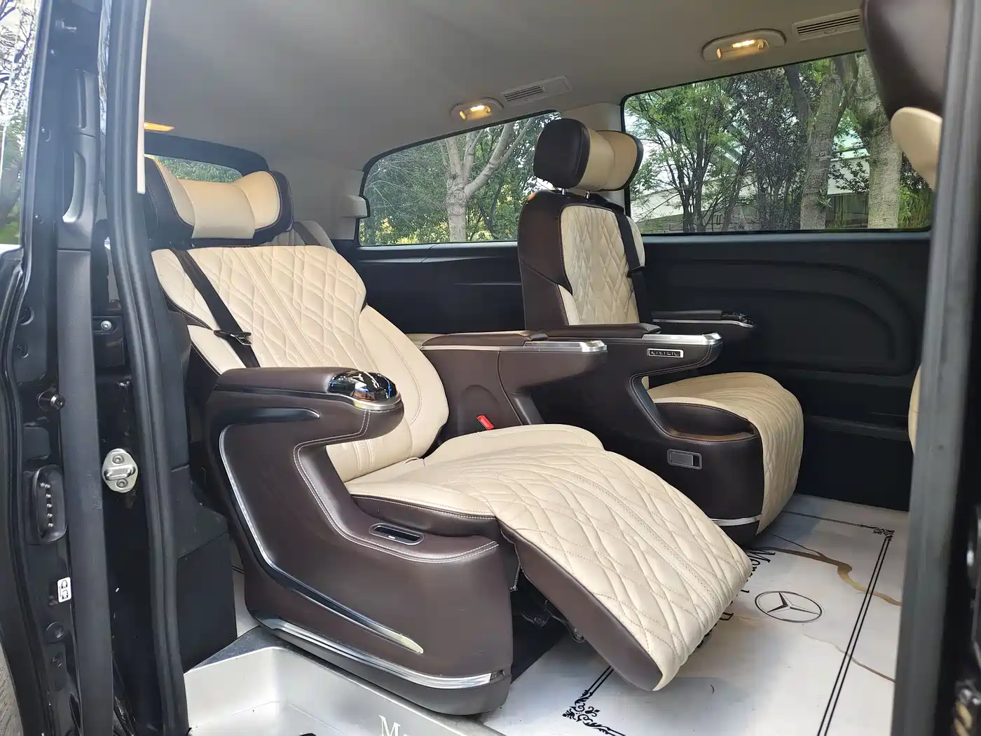 Mercedes-Benz Vito 2021 2.0T Elite 7-Seater фото 7
