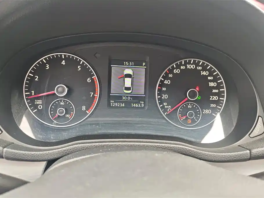 Volkswagen Passat 2014 1.8TSI DSG Executive Navigation Edition фото 13