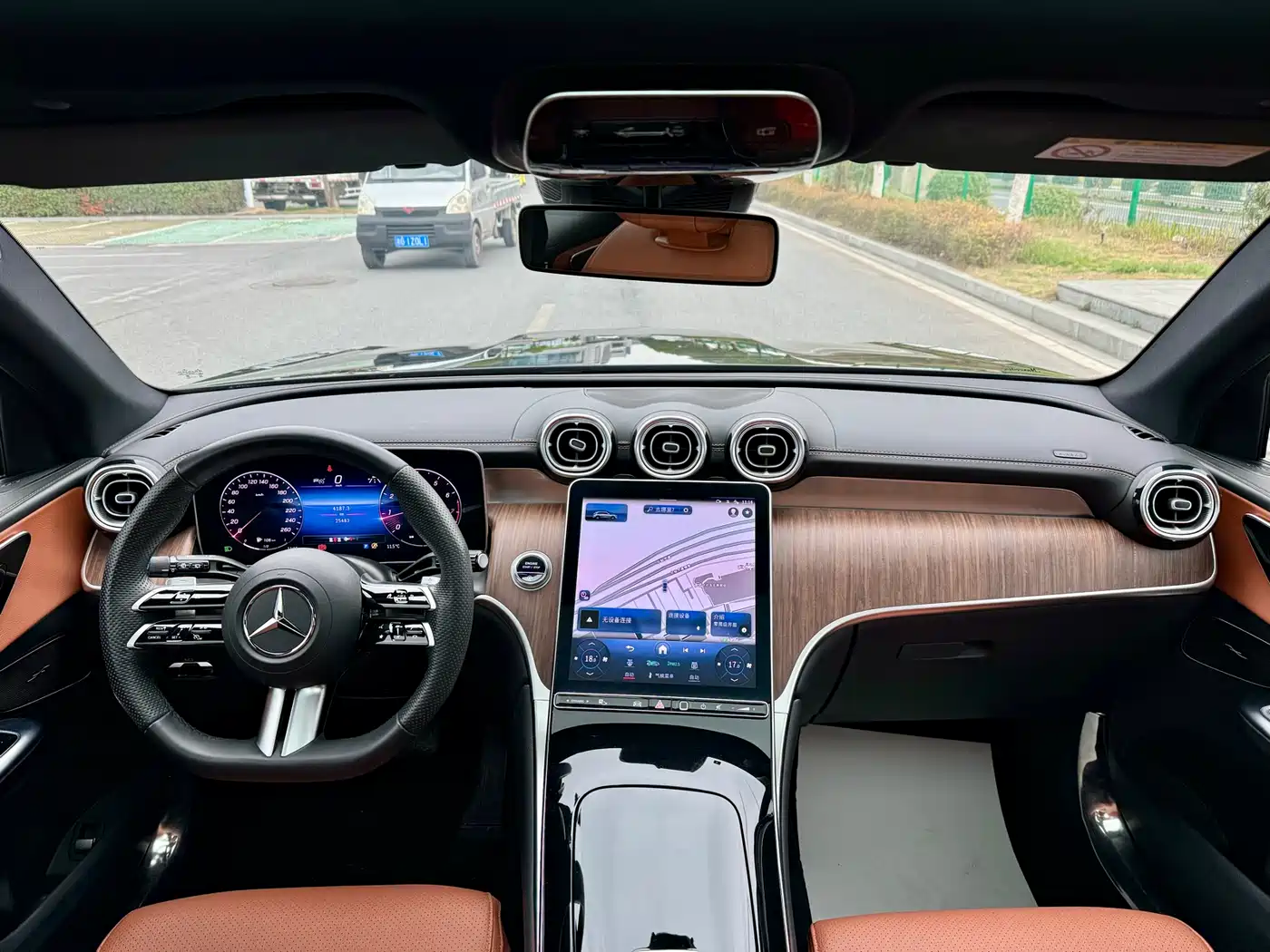 Mercedes-Benz GLC 2024 GLC 300 L 4MATIC Dynamic 7-seater фото 5
