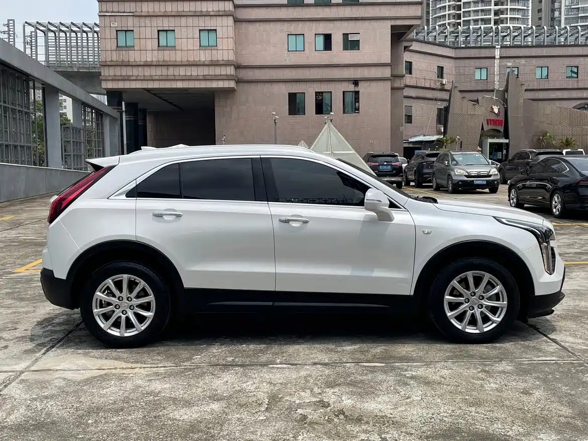 Cadillac XT4 2022 28T FWD Style фото 32