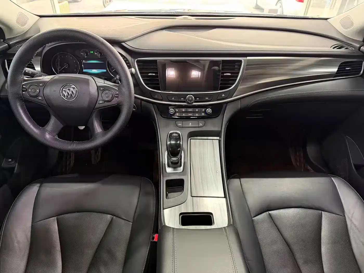 Buick LaCrosse 2018 Model 20T Elite Edition фото 9