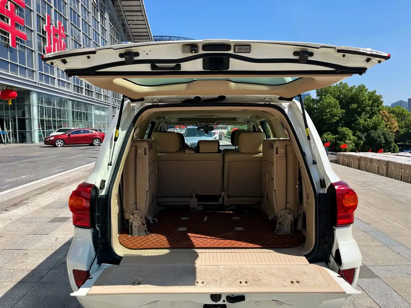Toyota Land Cruiser (Import) 2015 4.6L V8 Middle East Limited Edition фото 11
