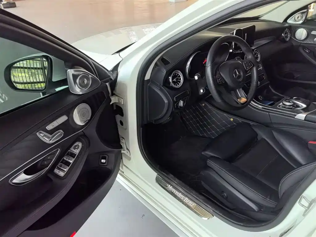 Mercedes-Benz C-Class 2015 Facelift C 200 L Sport фото 16