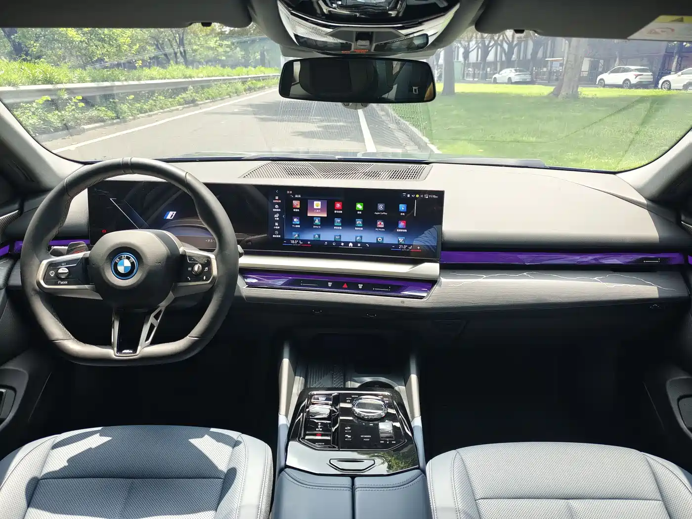 BMW i5 2024 eDrive 35L Premium Model M Sport Package фото 10