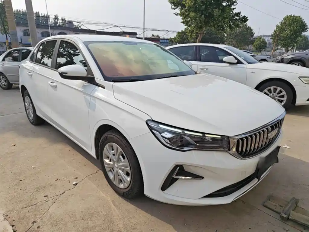 Фото 22 - Geely Emgrand