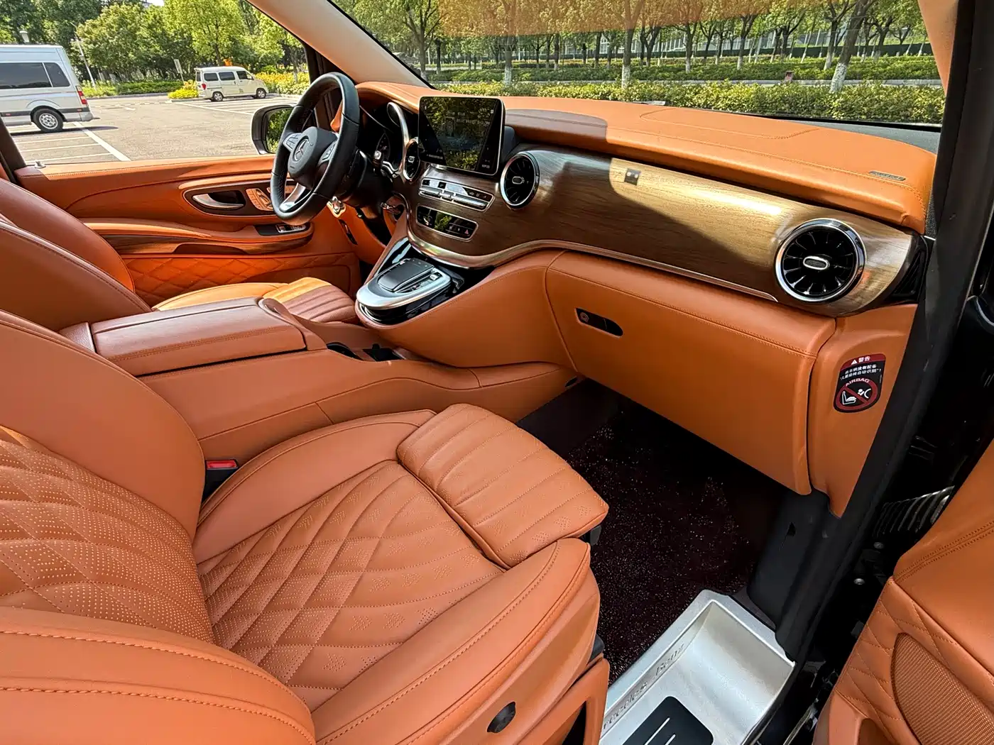 Mercedes-Benz V-Class 2022 V 260 L Long Wheelbase Luxury Edition фото 9