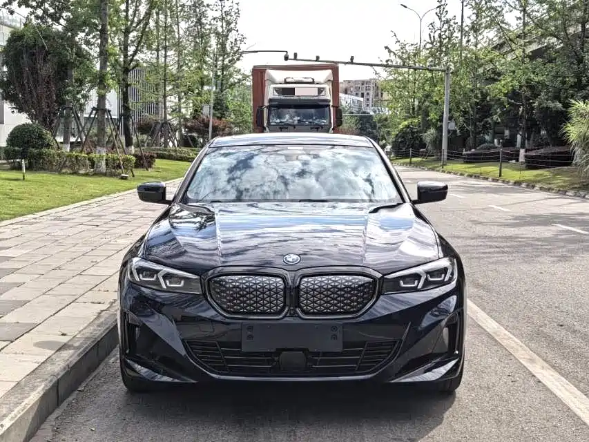 BMW i3 2025 eDrive 40 L Shadow Night Package фото 2