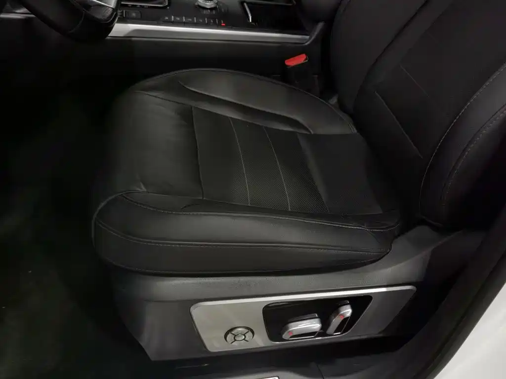 WEY VV5 2017 2017 2.0T Super Luxury Model