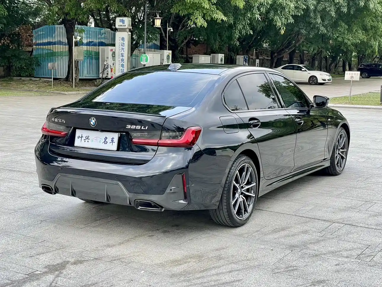 BMW 3 Series 2023 325Li M Sport Package фото 13