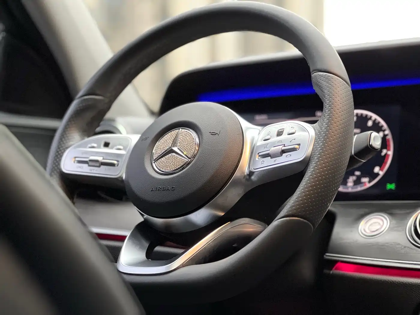Mercedes-Benz E-Class 2020 Facelift E 300 L Sport Fashion фото 2
