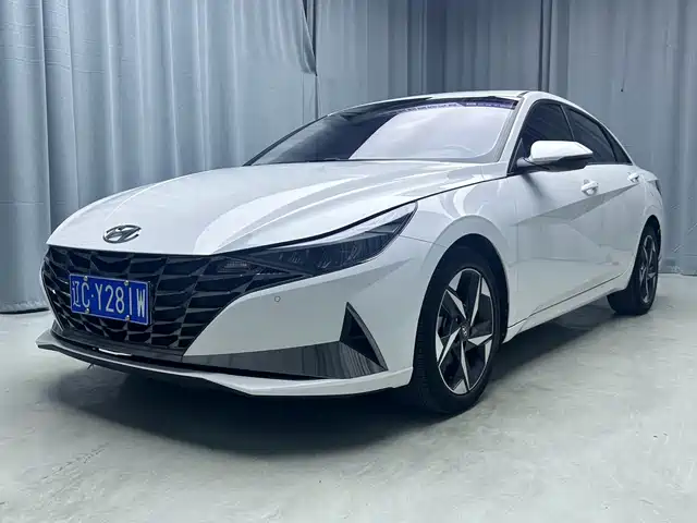 Hyundai Elantra 2022 1.5L CVT GLX Elite Edition — фото 1