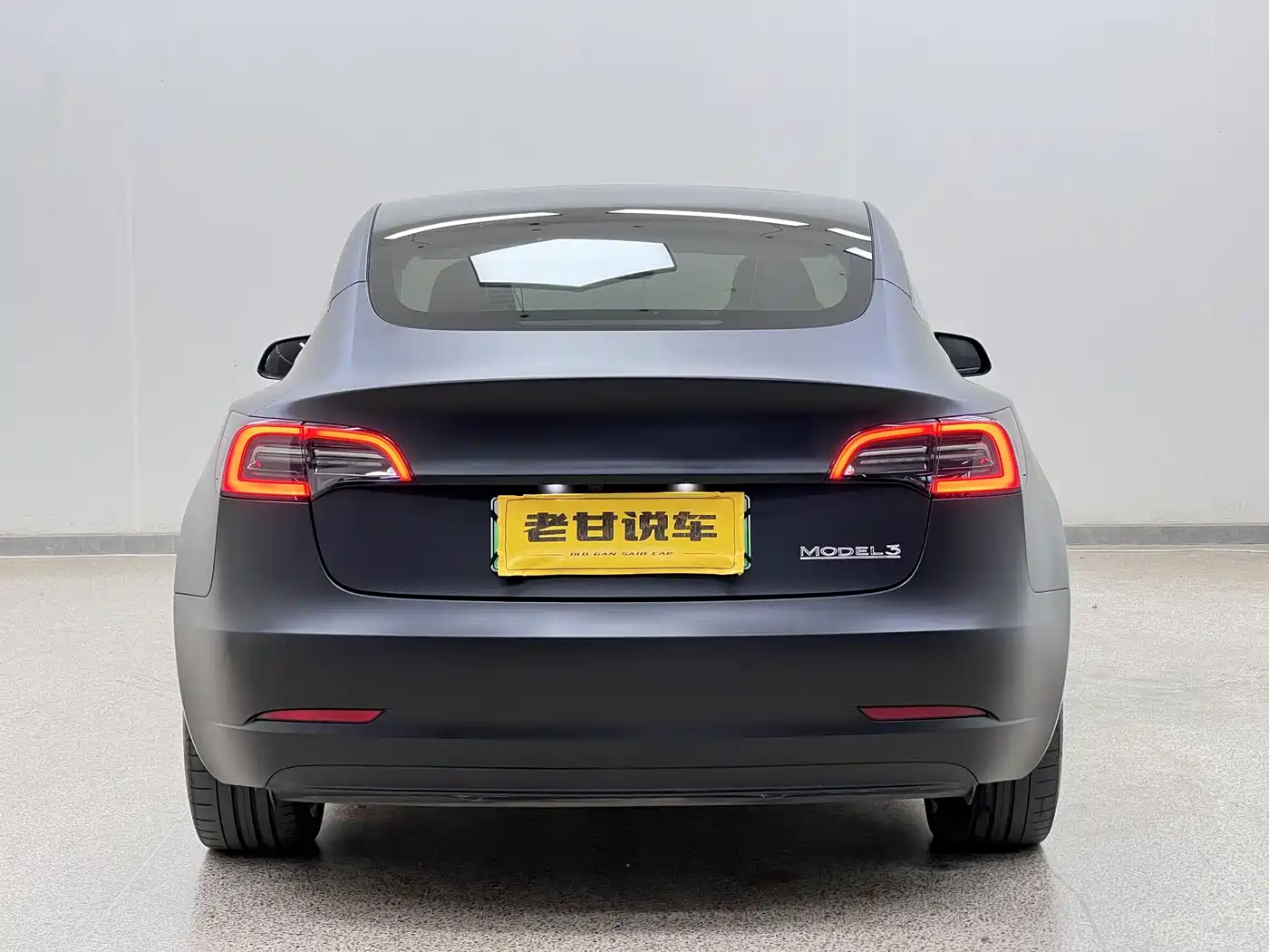 Фото 6 - Tesla Model 3