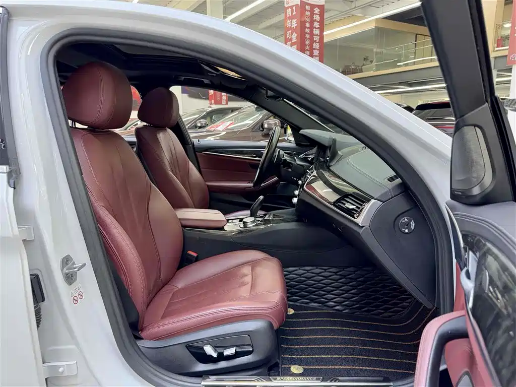 BMW 5 Series 2020 530Li Exclusive M Sport Package фото 11