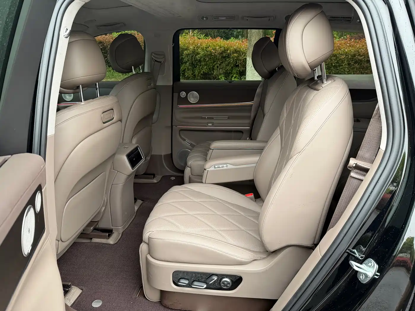 AITO Wenjie AITO M9 2025 Extended Range Ultra 52kWh 6-Seater фото 8