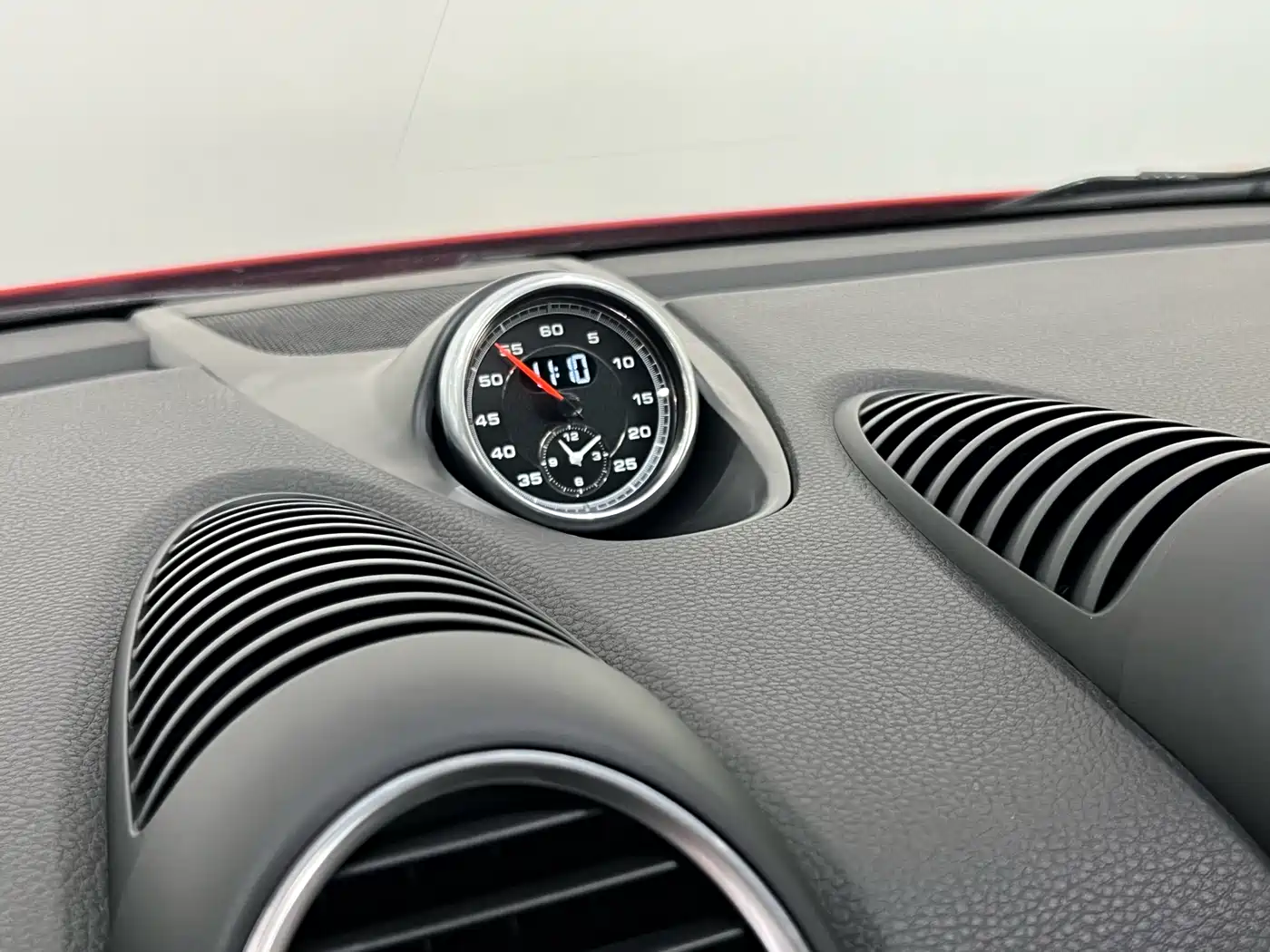 Porsche 718 2018 Cayman 2.0T фото 20
