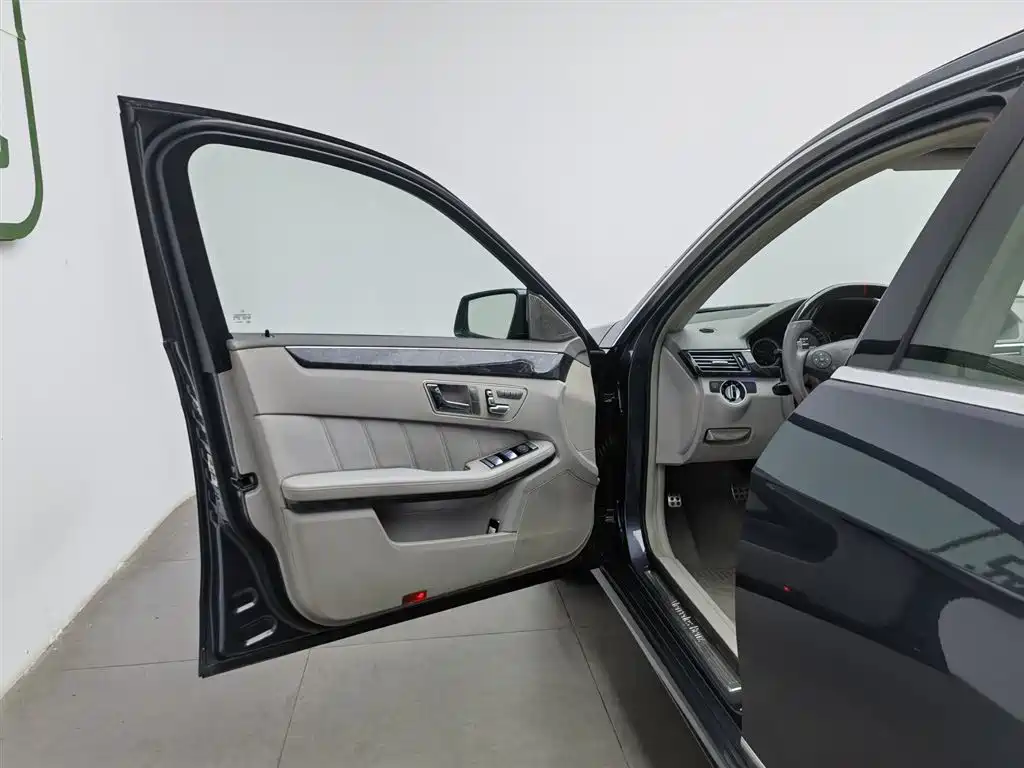 Mercedes-Benz E-Class 2010 E 260 L CGI Elegance фото 8