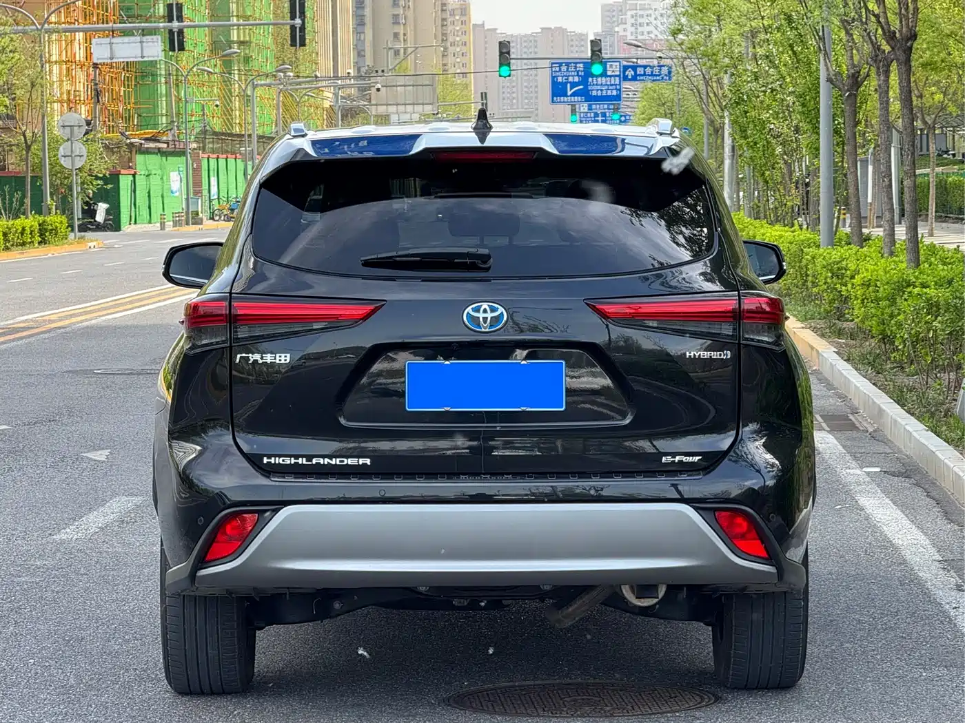 Toyota Highlander 2022 Model Dual Engine 2.5L 4WD Premium Edition 7-Seater фото 5