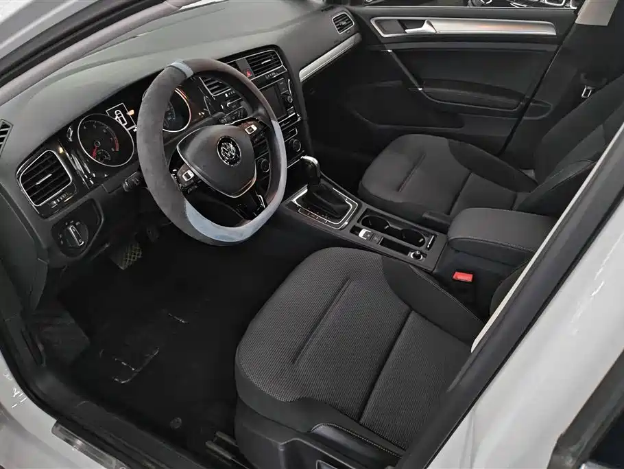 Volkswagen Golf 2018 230TSI Automatic Comfort фото 9