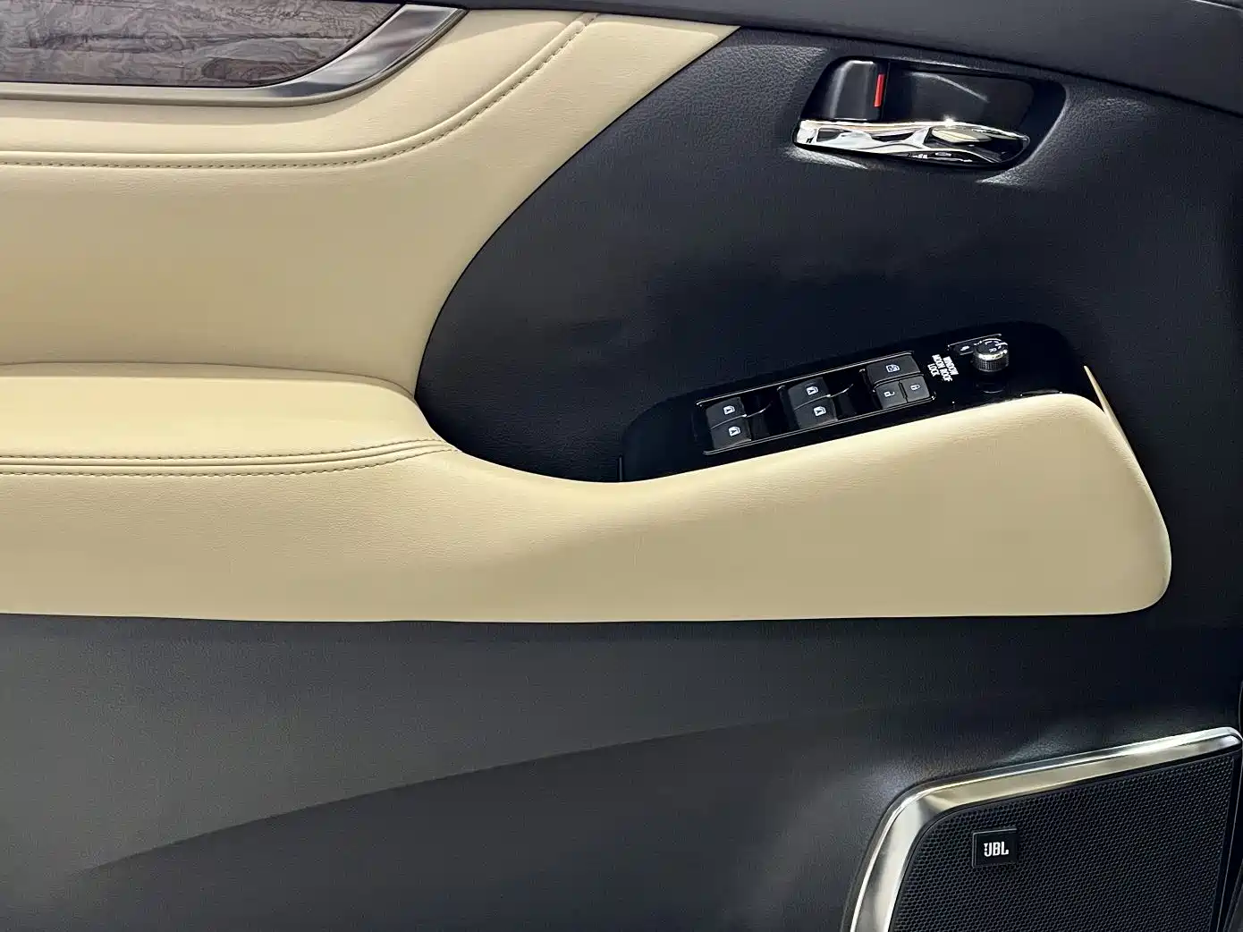 Toyota Alphard 2020 Hybrid 2.5L Premium Edition фото 8