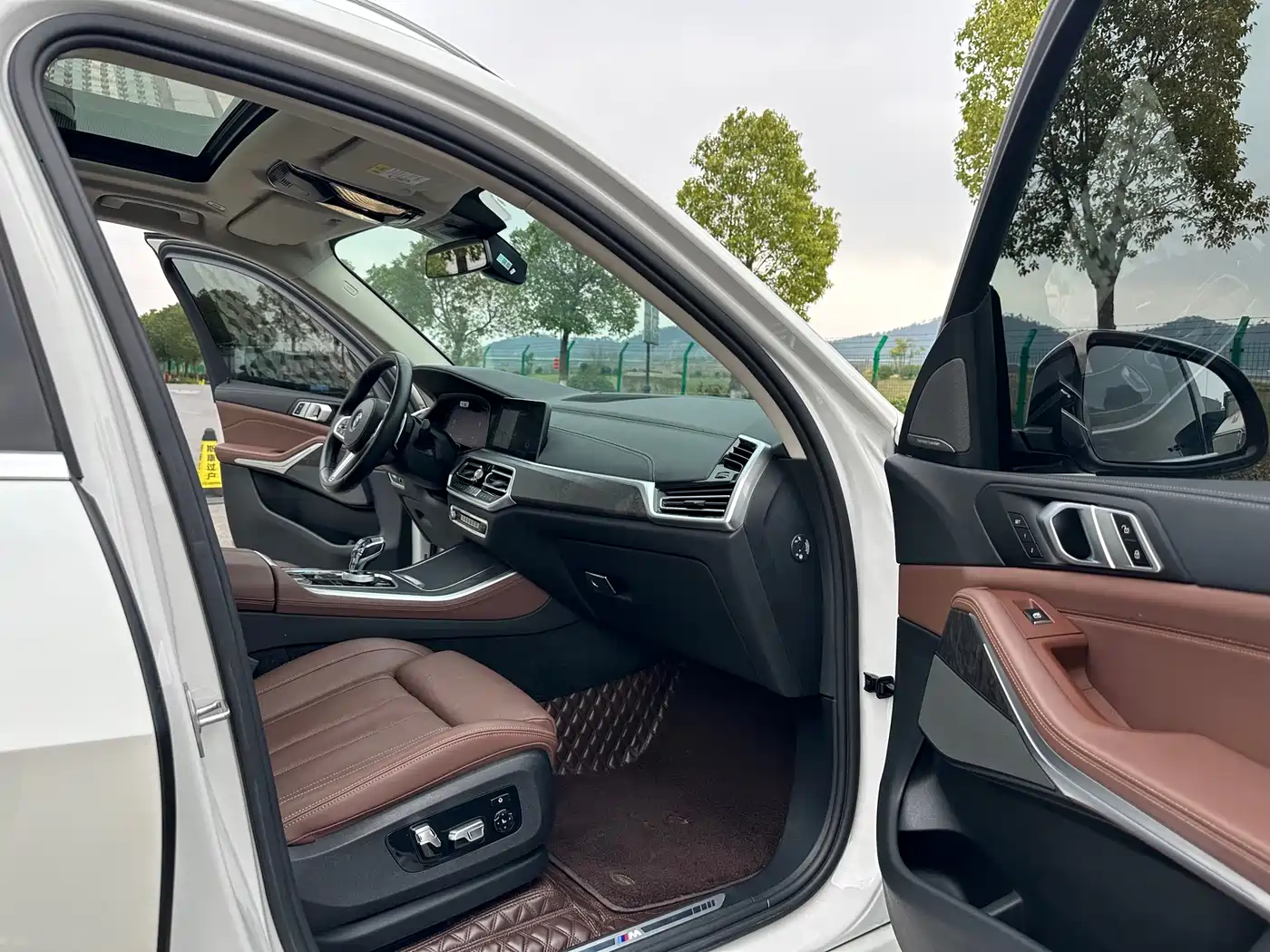 BMW X5 (Import) 2022 xDrive40i Premium M Sport Package фото 8