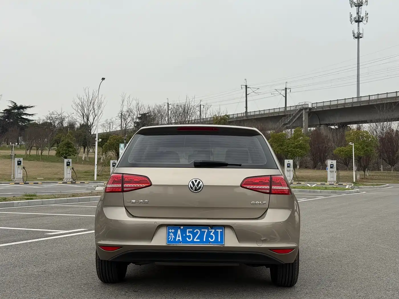 Volkswagen Golf 2014 1.6L Manual Fashion Type фото 6