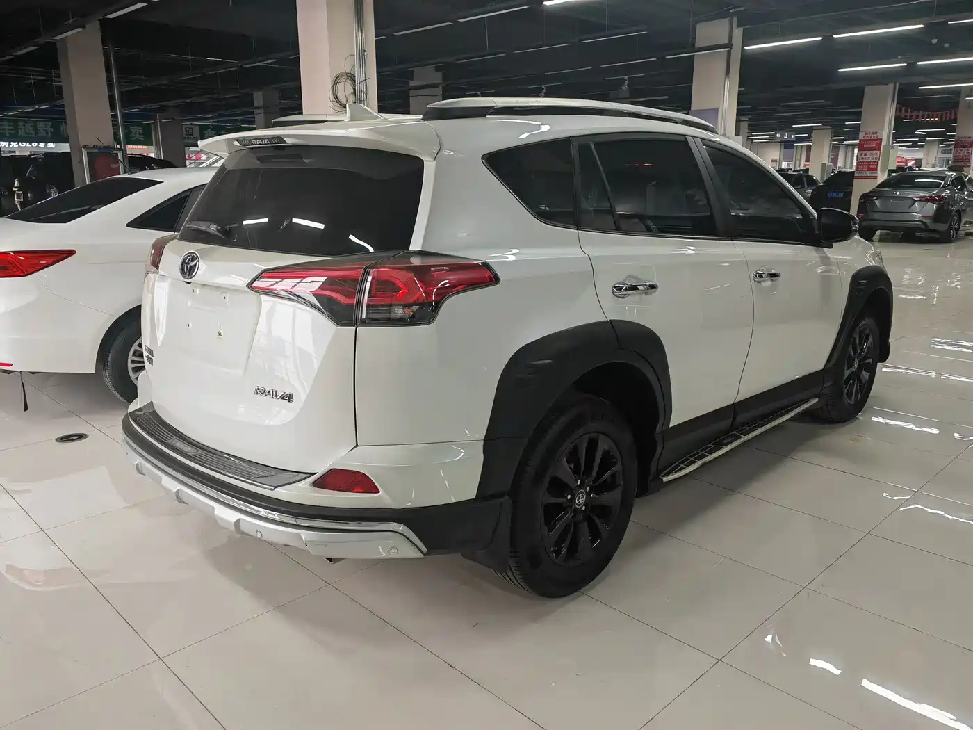 Toyota RAV4 Rongfang 2019 2.0L CVT 2WD Style X Limited Edition China VI фото 4
