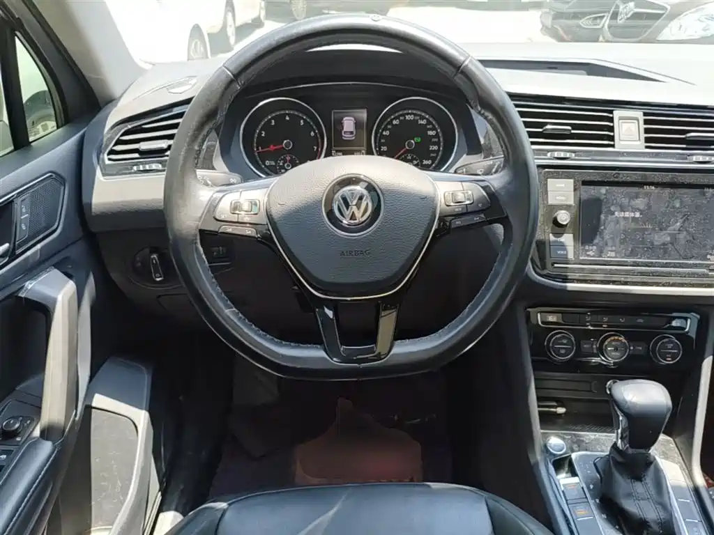 Volkswagen Tiguan L 2019 330TSI Automatic 2WD Panorama Comfort Edition China VI фото 11