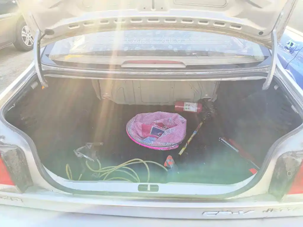 Photo 5 - Volkswagen Jetta