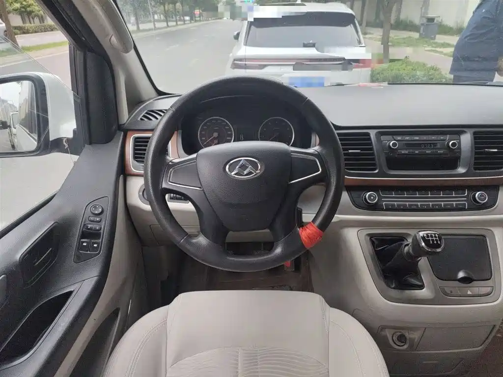SAIC Maxus Maxus G10 2015 2.0T Manual Commemorative Edition фото 7