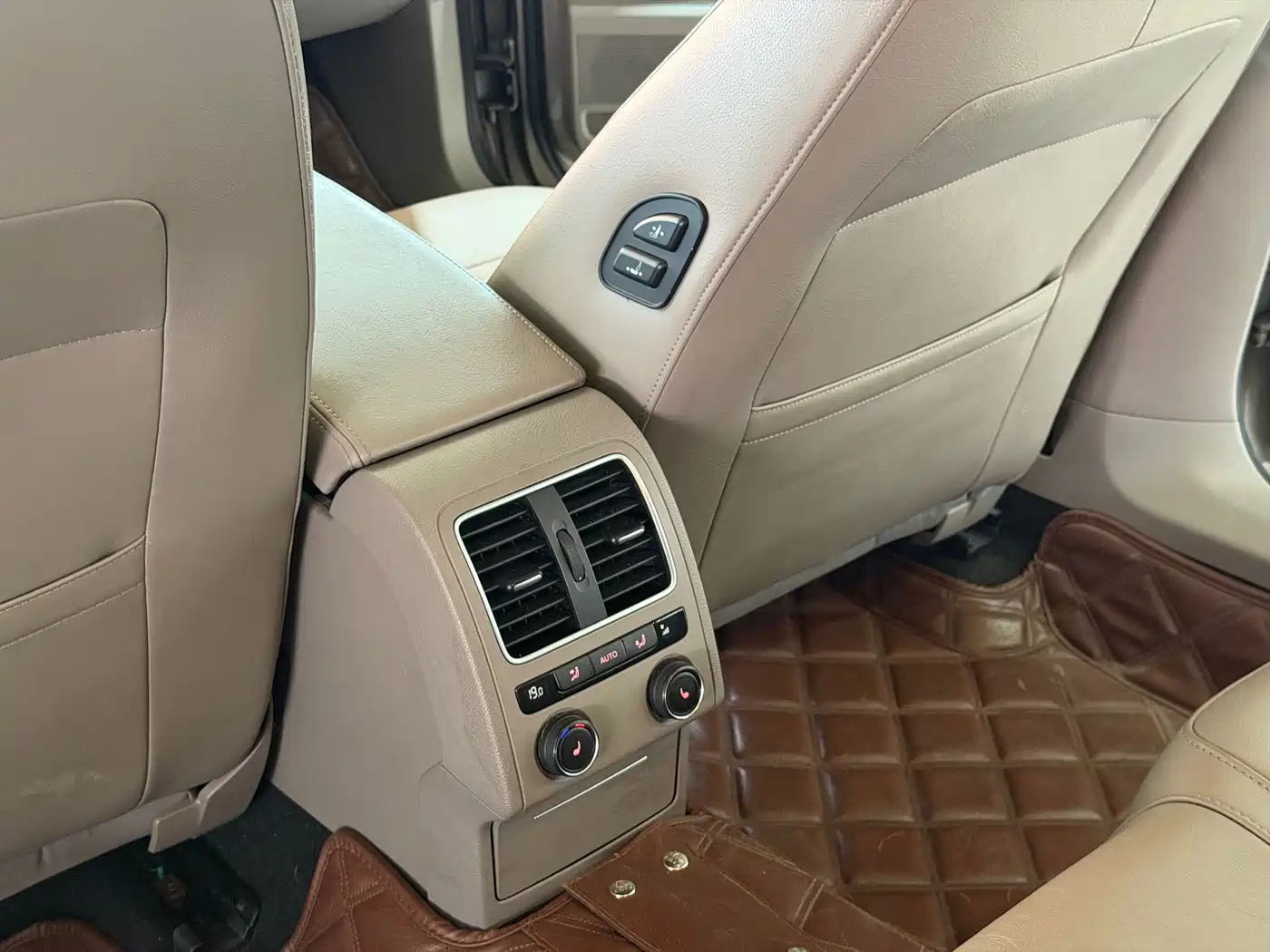 Volkswagen Magotan 2013 1.8TSI Premium фото 16